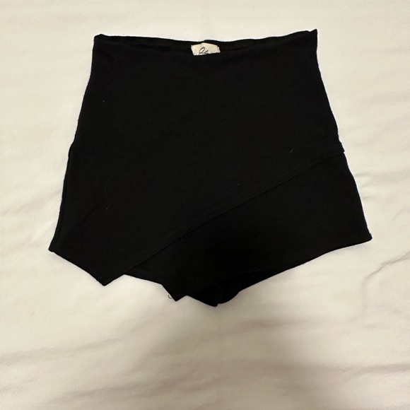 Skort - Picture 2 of 2